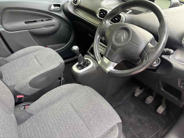 Used Citroen C3 Picasso 2017 for sale - 76108842: Photo 11
