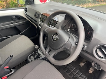 Used Volkswagen up! 2016 for sale - 76976742: Photo