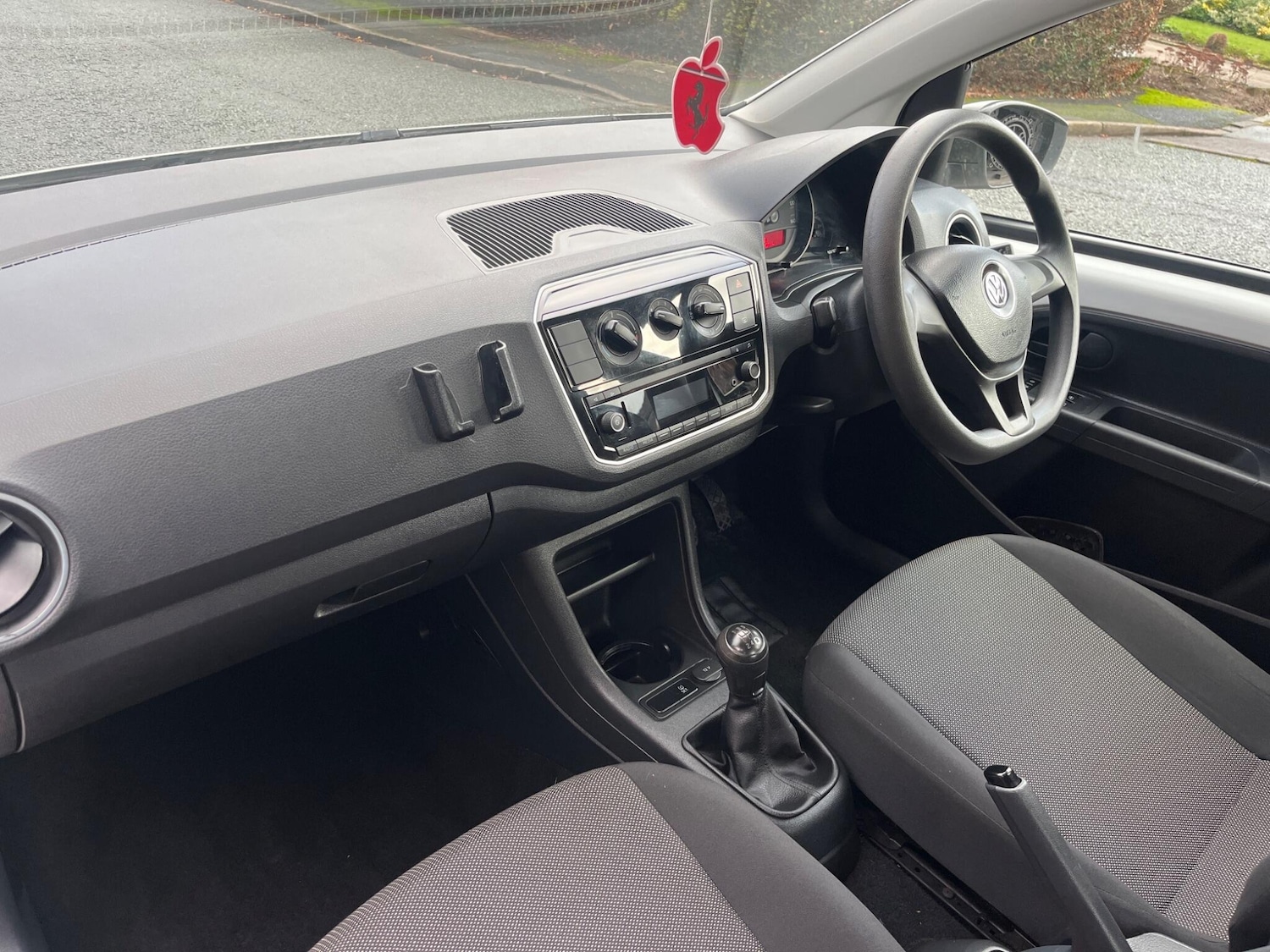 Used Volkswagen up! 2016 for sale - 76976742: Photo 5