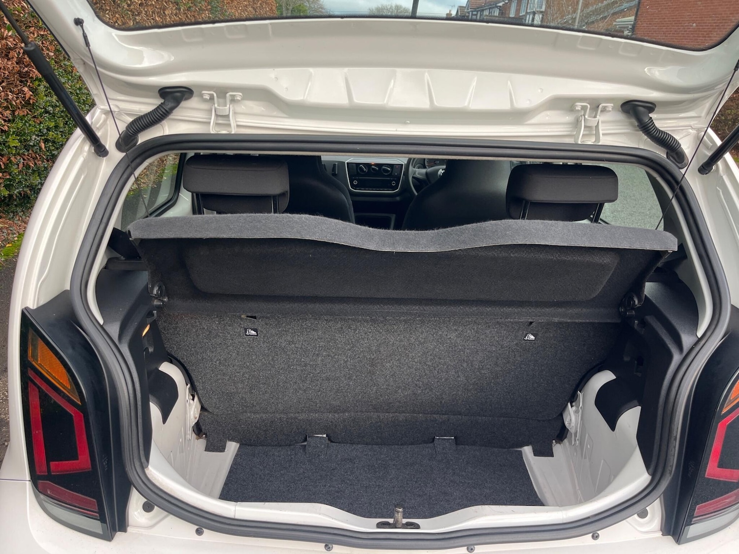 Used Volkswagen up! 2016 for sale - 76976742: Photo 9