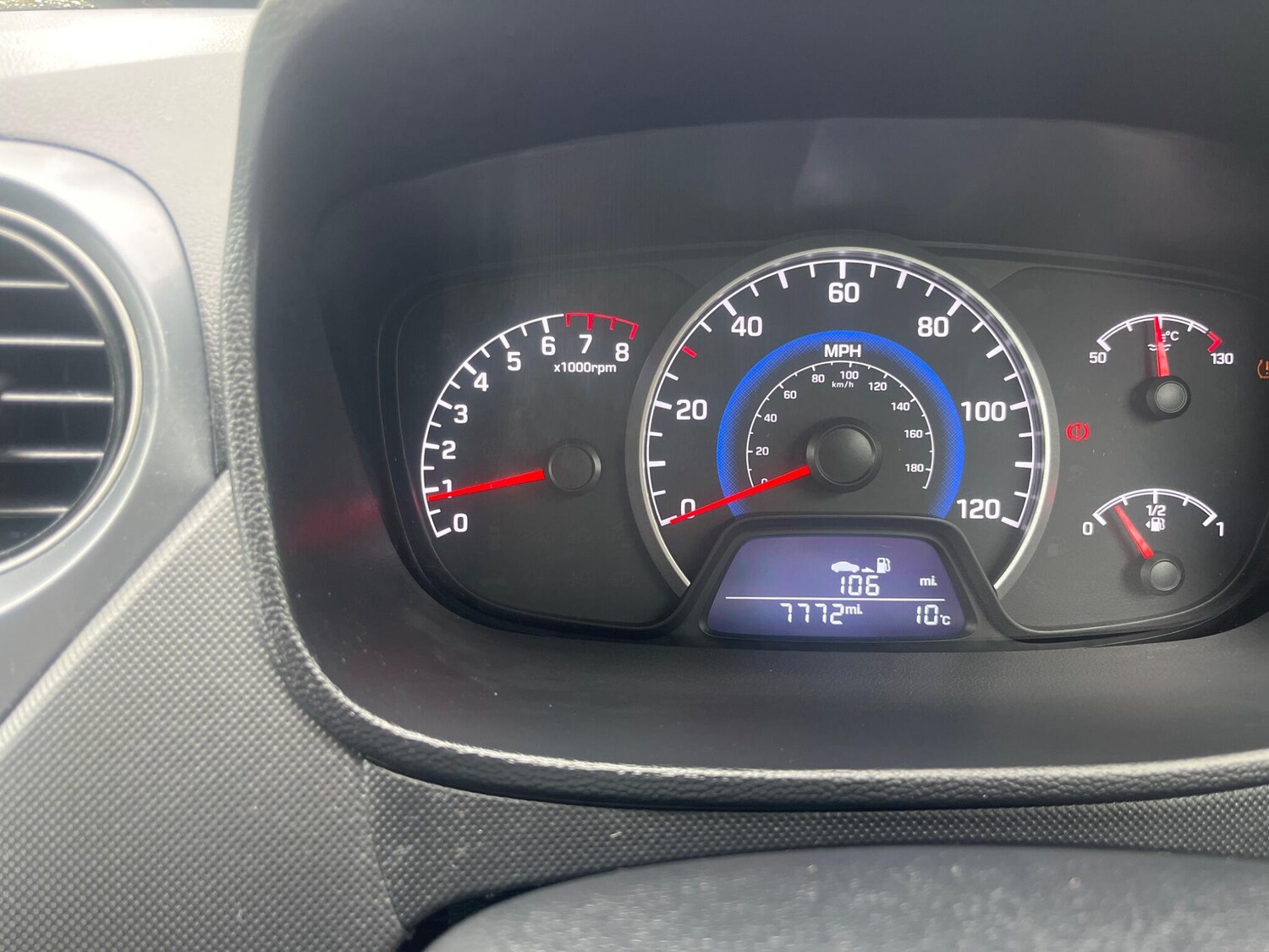 Used Hyundai i10 2017 for sale - 77597997: Photo 4