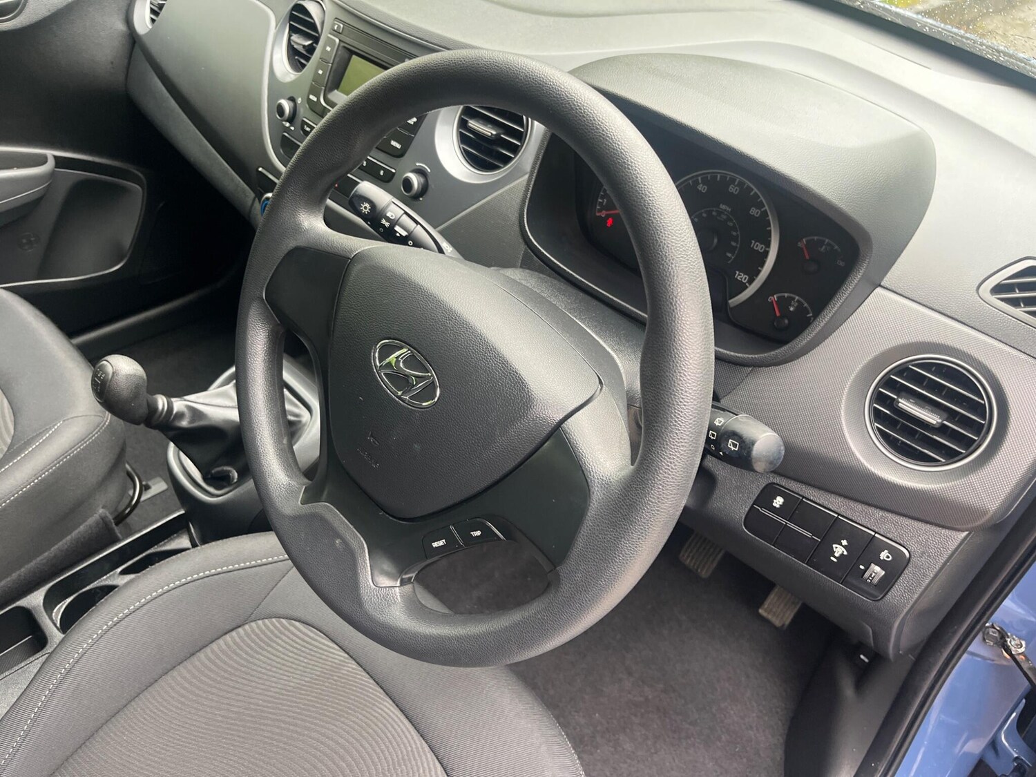 Used Hyundai i10 2017 for sale - 77597997: Photo 6