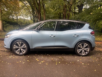 Used Renault Scenic 2018 for sale - 75926837: Photo