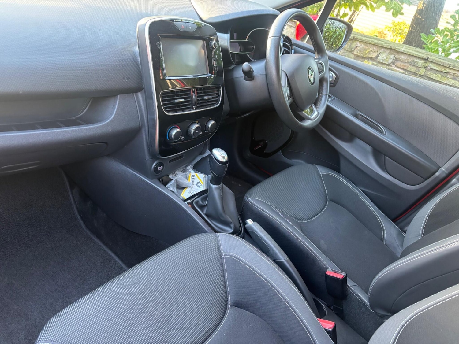 Used Renault Clio 2016 for sale - 76765693: Photo 7