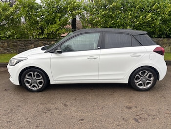 Used Hyundai i20 2020 for sale - 77305947: Photo