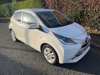 2016 (16) - 1.0 VVT-i x-pure Euro 6 5dr