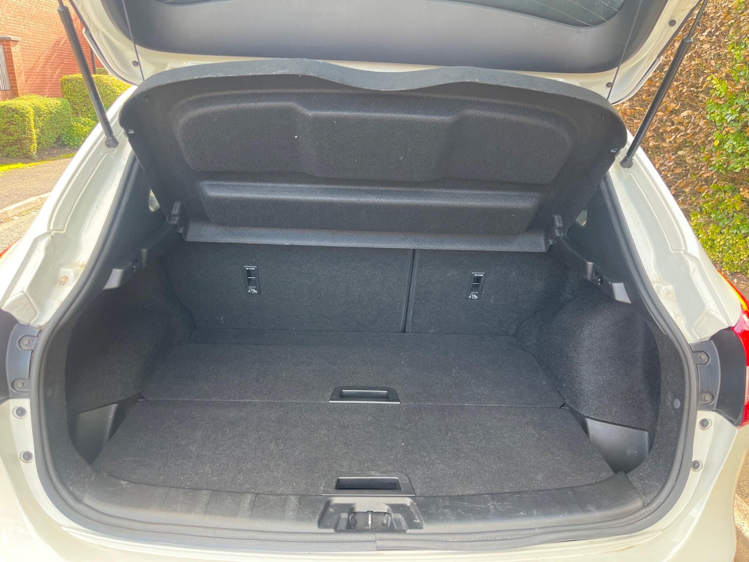 Used Nissan Qashqai 2016 for sale - 76059763: Photo 14