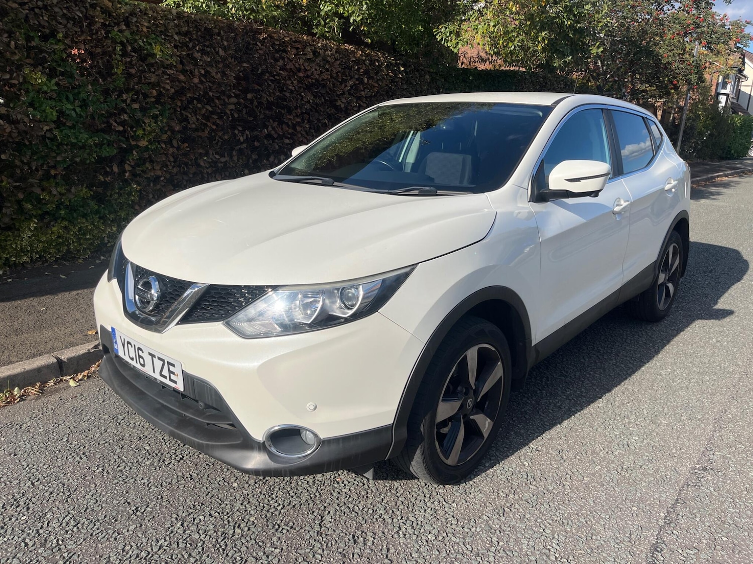 Used Nissan Qashqai 2016 for sale - 76059763: Photo 2