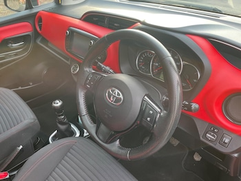 Used Toyota Yaris 2014 for sale - 77175275: Photo