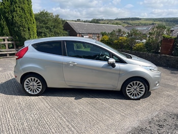 Used Ford Fiesta 2011 for sale - 75363812: Photo