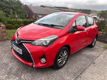 Used Toyota Yaris 2015 for sale - 79859756: Photo