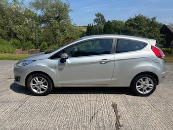 Used Ford Fiesta 2015 for sale - 79107561: Photo