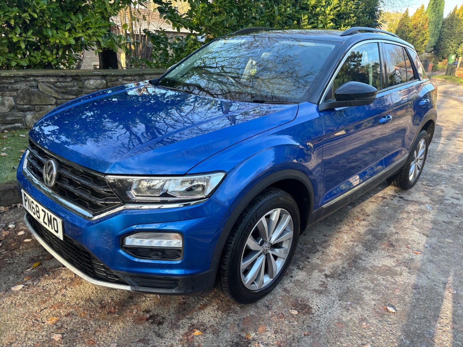 Used Volkswagen T-Roc 2018 for sale - 76607749: Photo 1