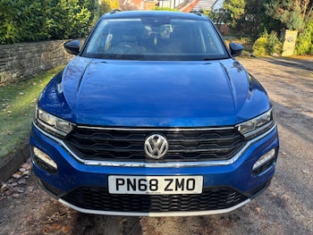 Used Volkswagen T-Roc 2018 for sale - 76607749: Photo