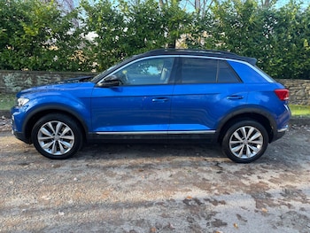 Used Volkswagen T-Roc 2018 for sale - 76607749: Photo
