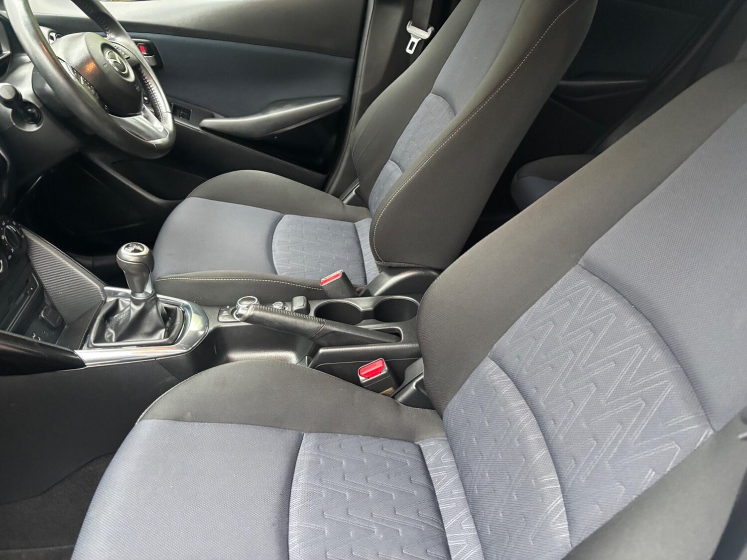 Used Mazda Mazda2 2015 for sale - 77793738: Photo 14