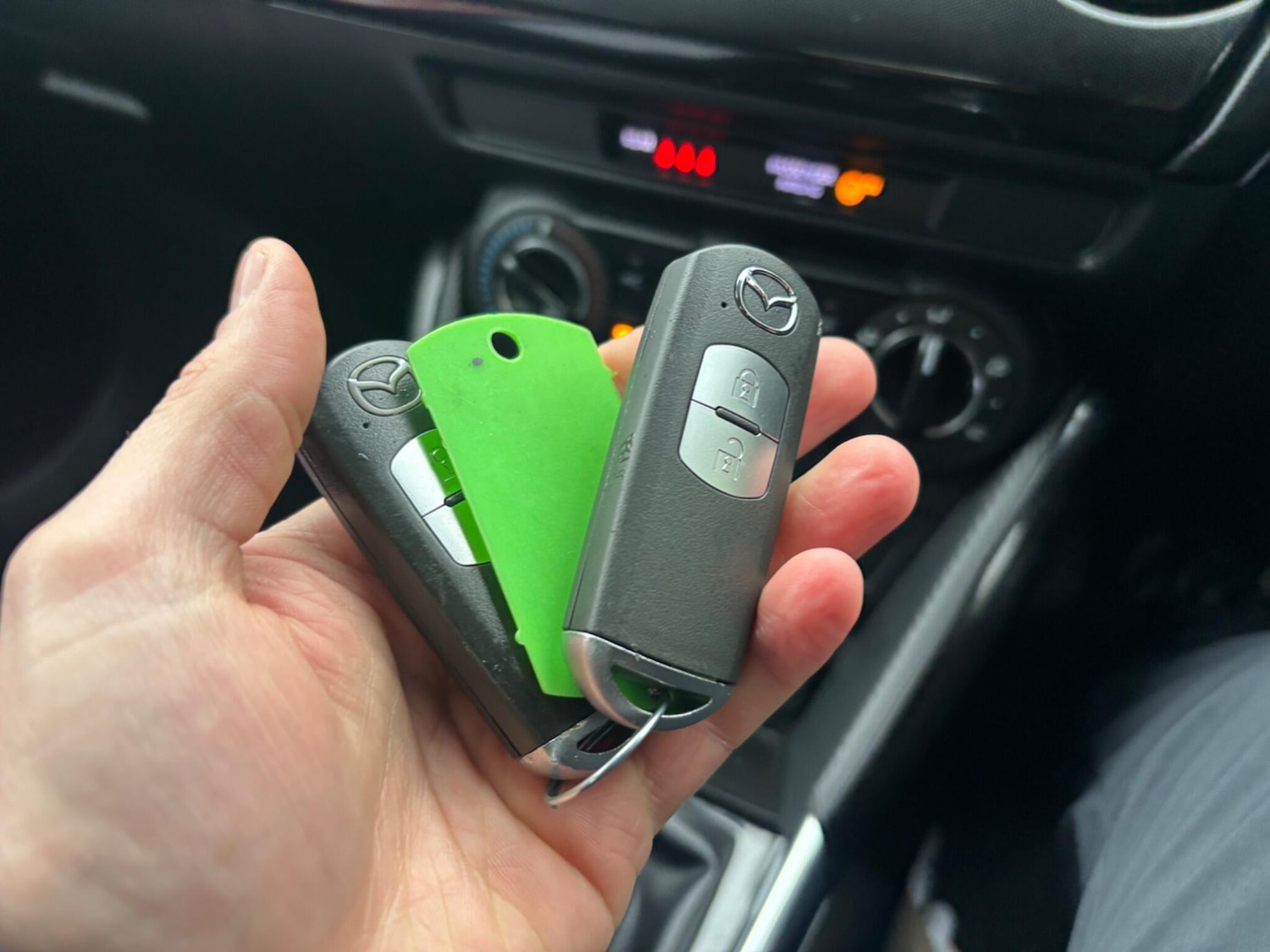 Used Mazda Mazda2 2015 for sale - 77793738: Photo 16