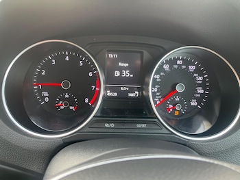 Used Volkswagen Polo 2016 for sale - 76801949: Photo