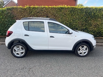 Used Dacia Sandero Stepway 2014 for sale - 75809308: Photo