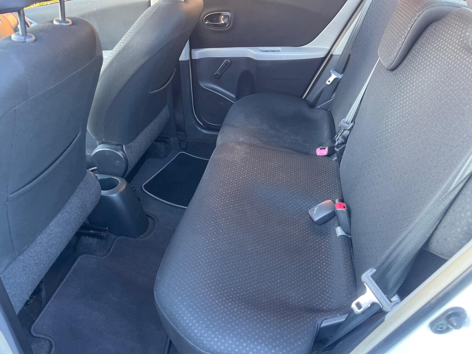 Used Toyota Yaris 2011 for sale - 76646142: Photo 13