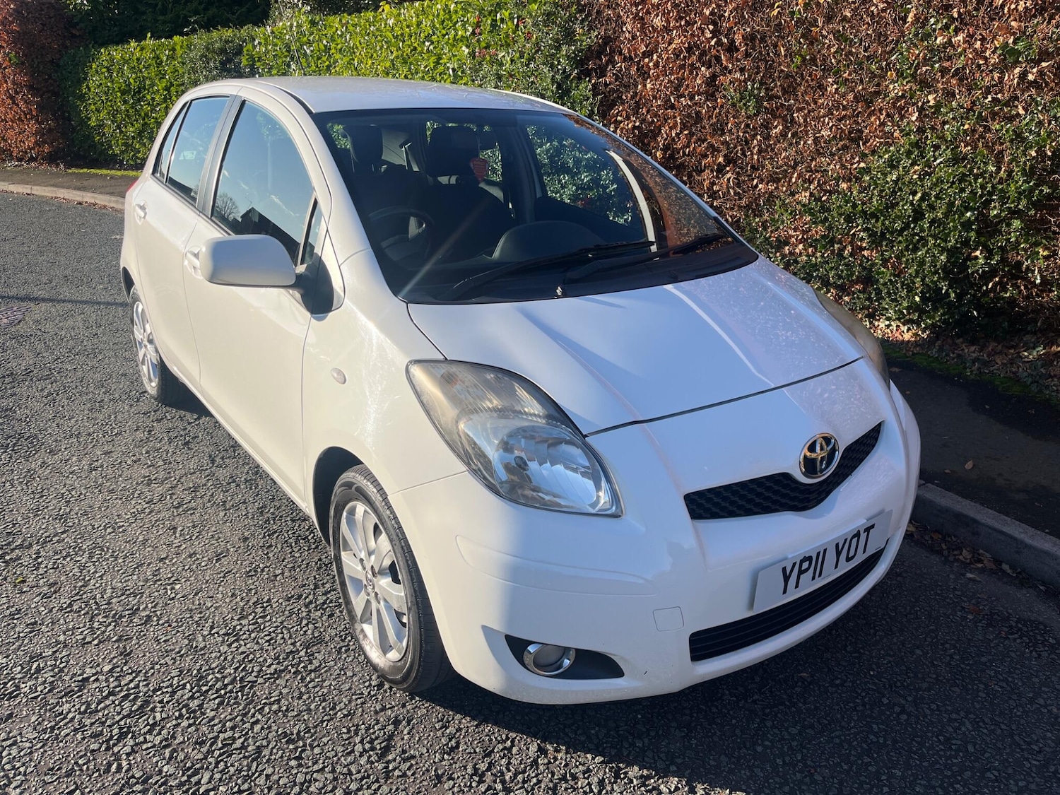 Used Toyota Yaris 2011 for sale - 76646142: Photo 2