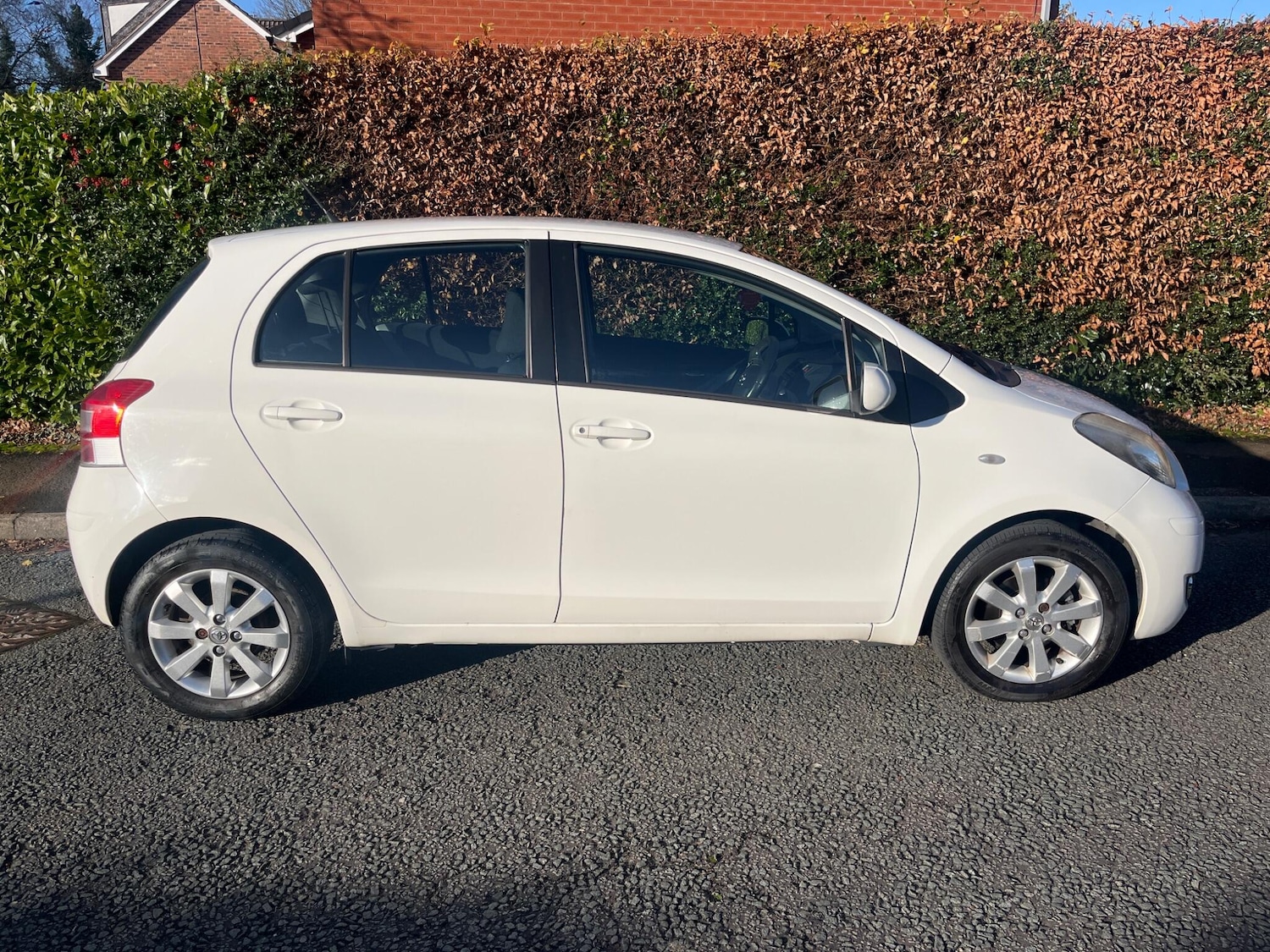 Used Toyota Yaris 2011 for sale - 76646142: Photo 4