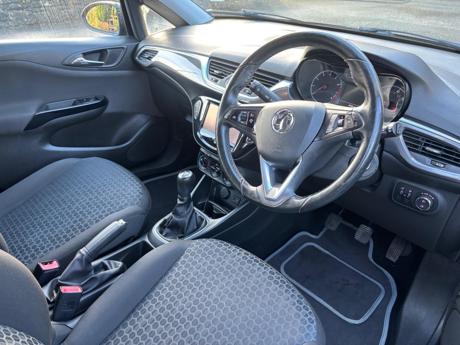 Used Vauxhall Corsa 2015 for sale - 77230345: Photo 6