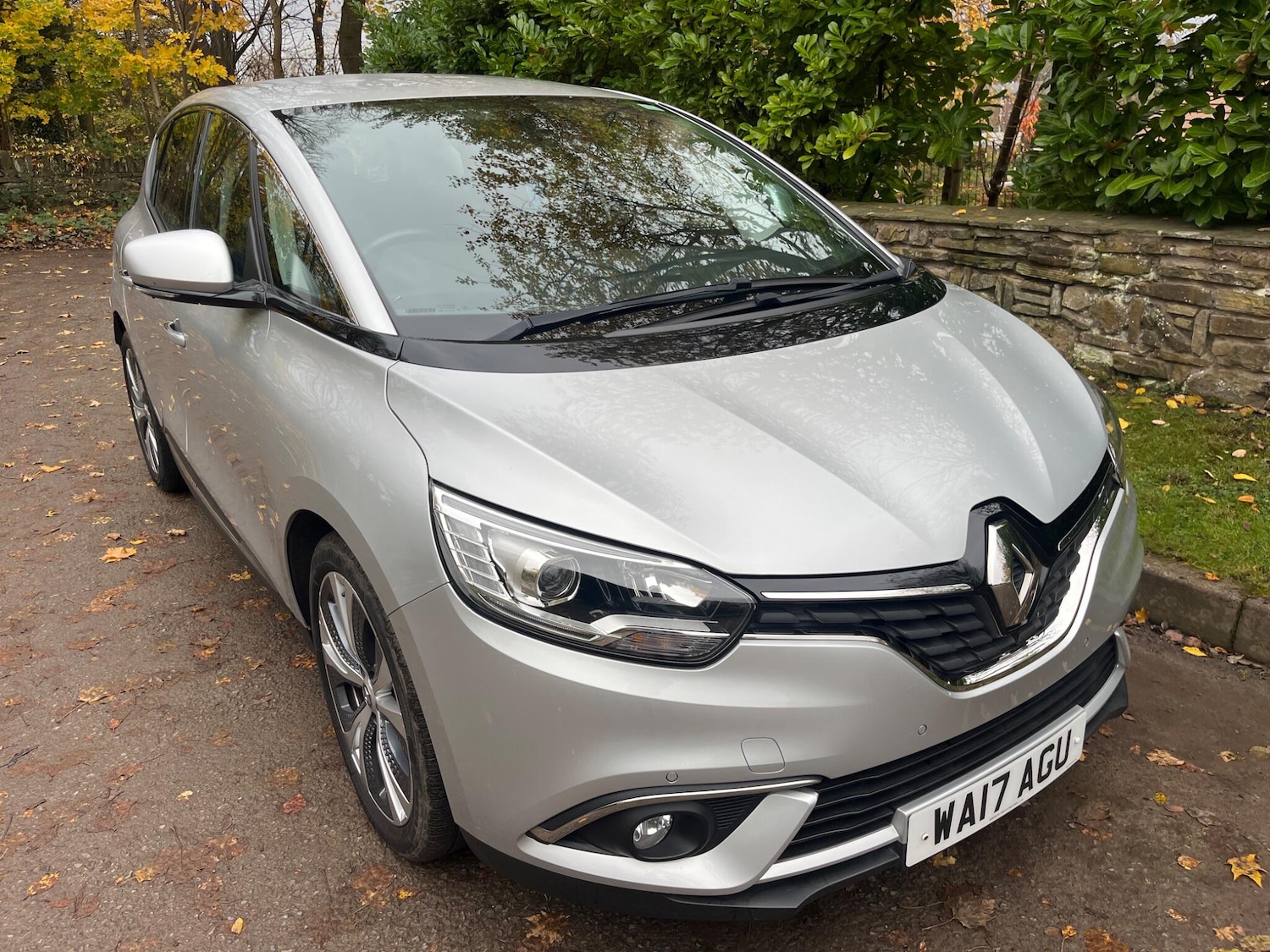 Used Renault Scenic 2017 for sale - 77040451: Photo 2