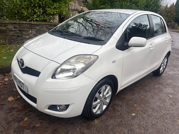 Used Toyota Yaris 2011 for sale - 77940246: Photo