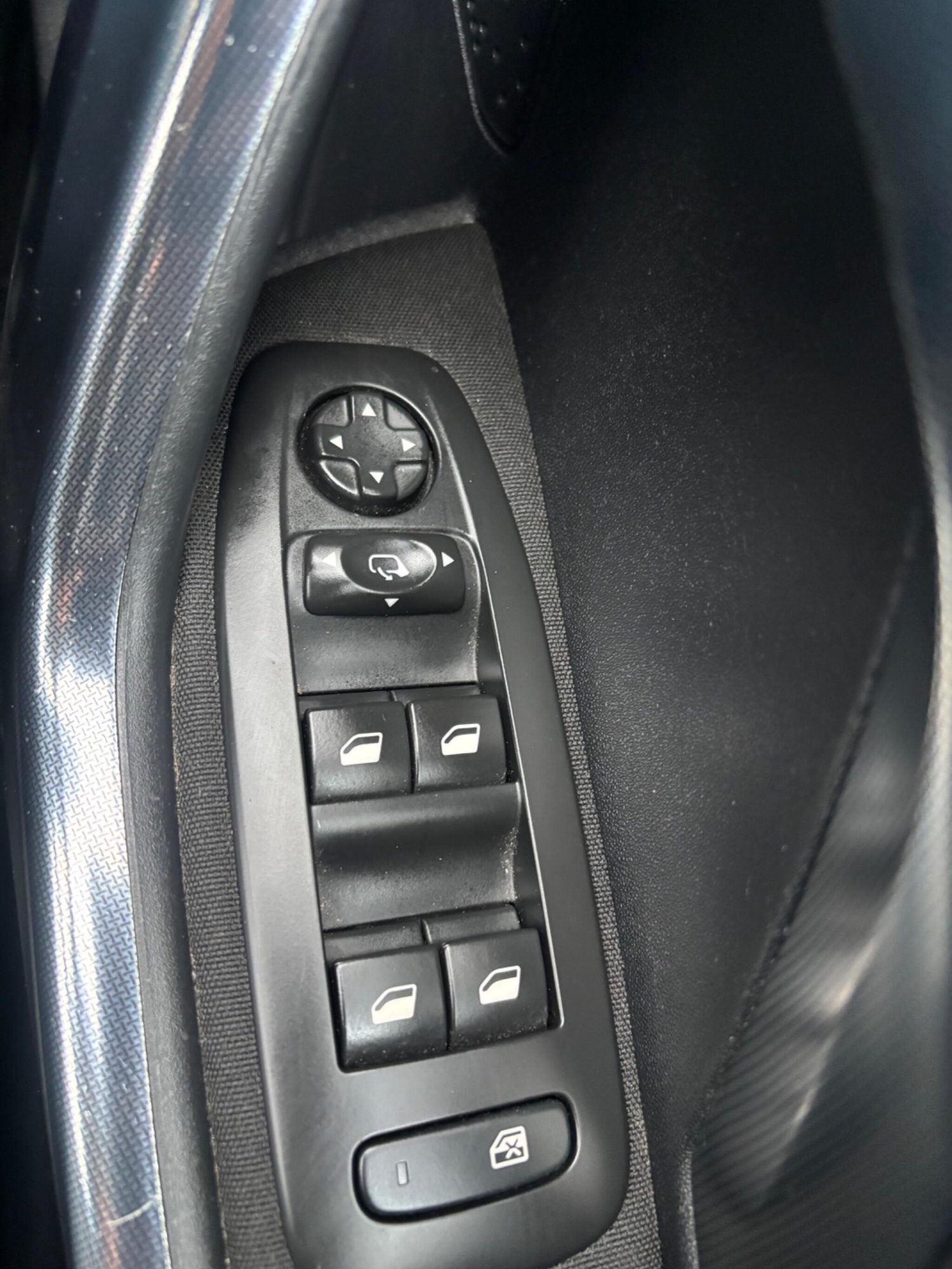 Used Peugeot 2008 2016 for sale - 77330521: Photo 15