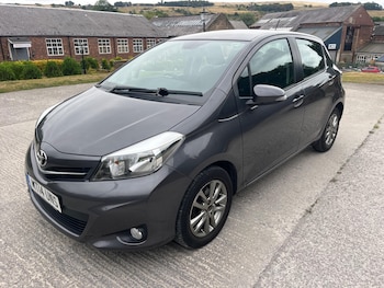 Used Toyota Yaris 2014 for sale - 79472145: Photo