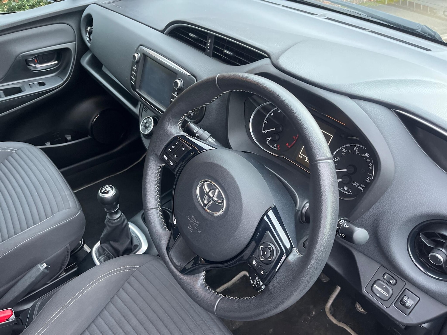 Used Toyota Yaris 2017 for sale - 77658186: Photo 5