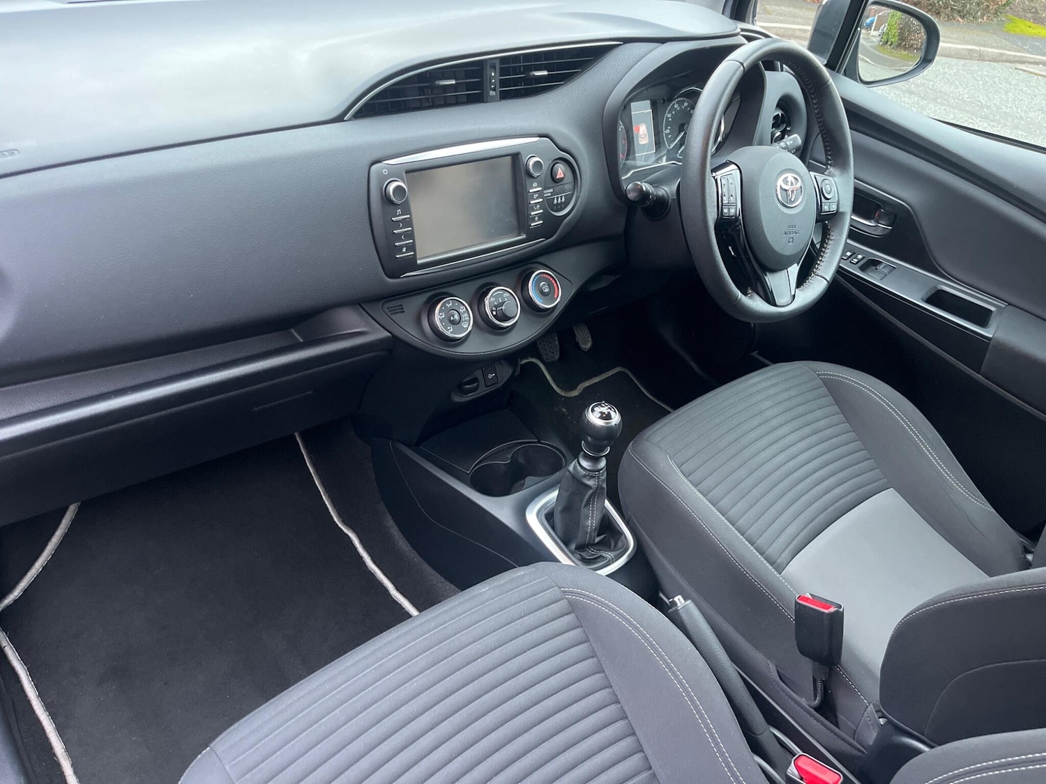 Used Toyota Yaris 2017 for sale - 77658186: Photo 8