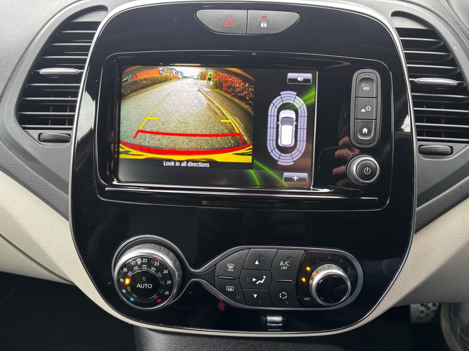 Used Renault Captur 2018 for sale - 77155987: Photo 11