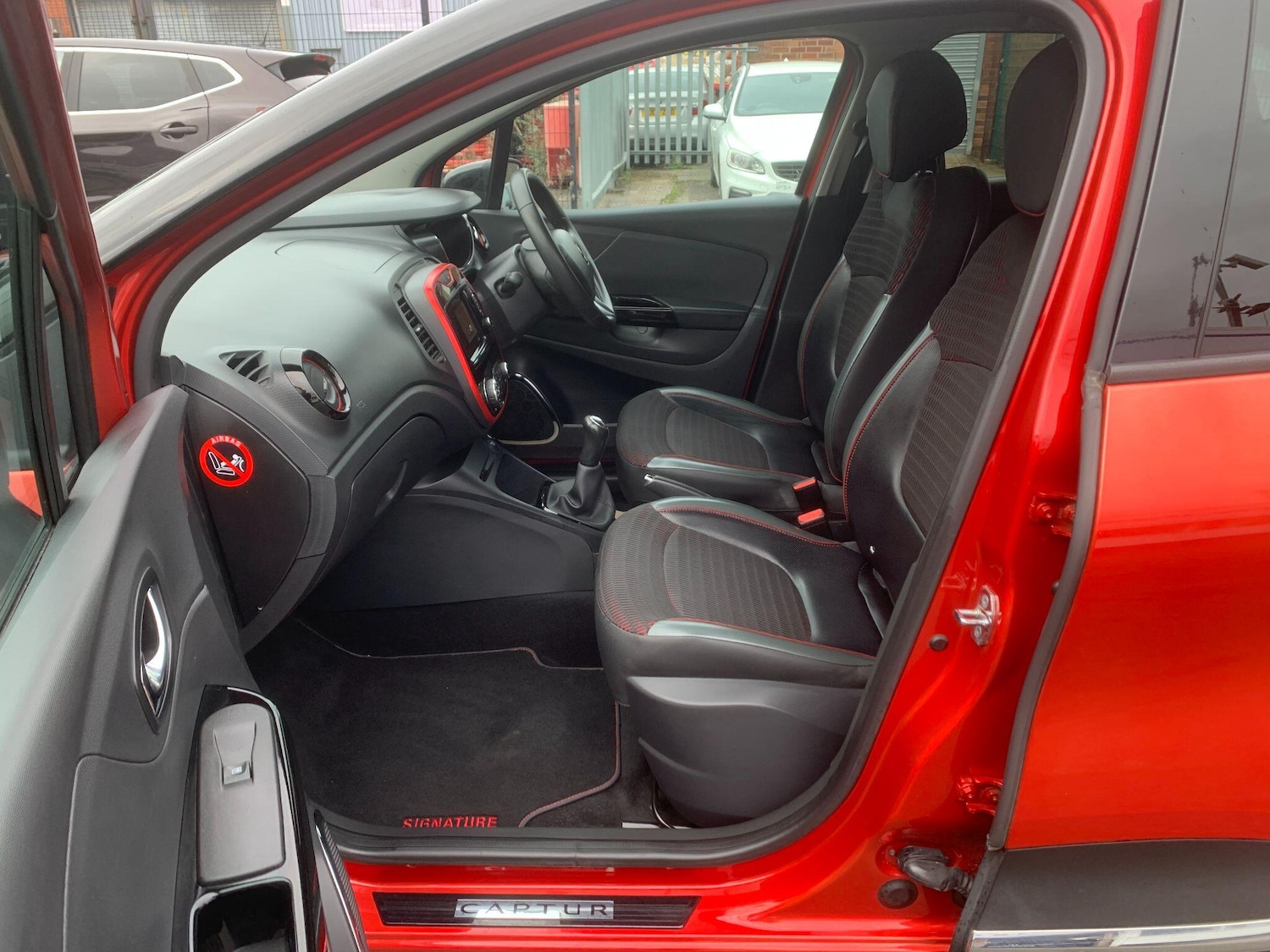 Used Renault Captur 2015 for sale - 78157651: Photo 12