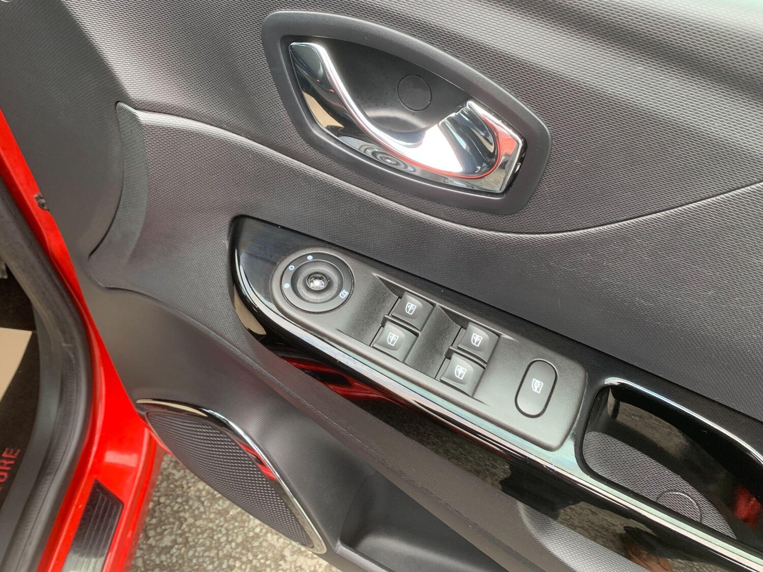 Used Renault Captur 2015 for sale - 78157651: Photo 31