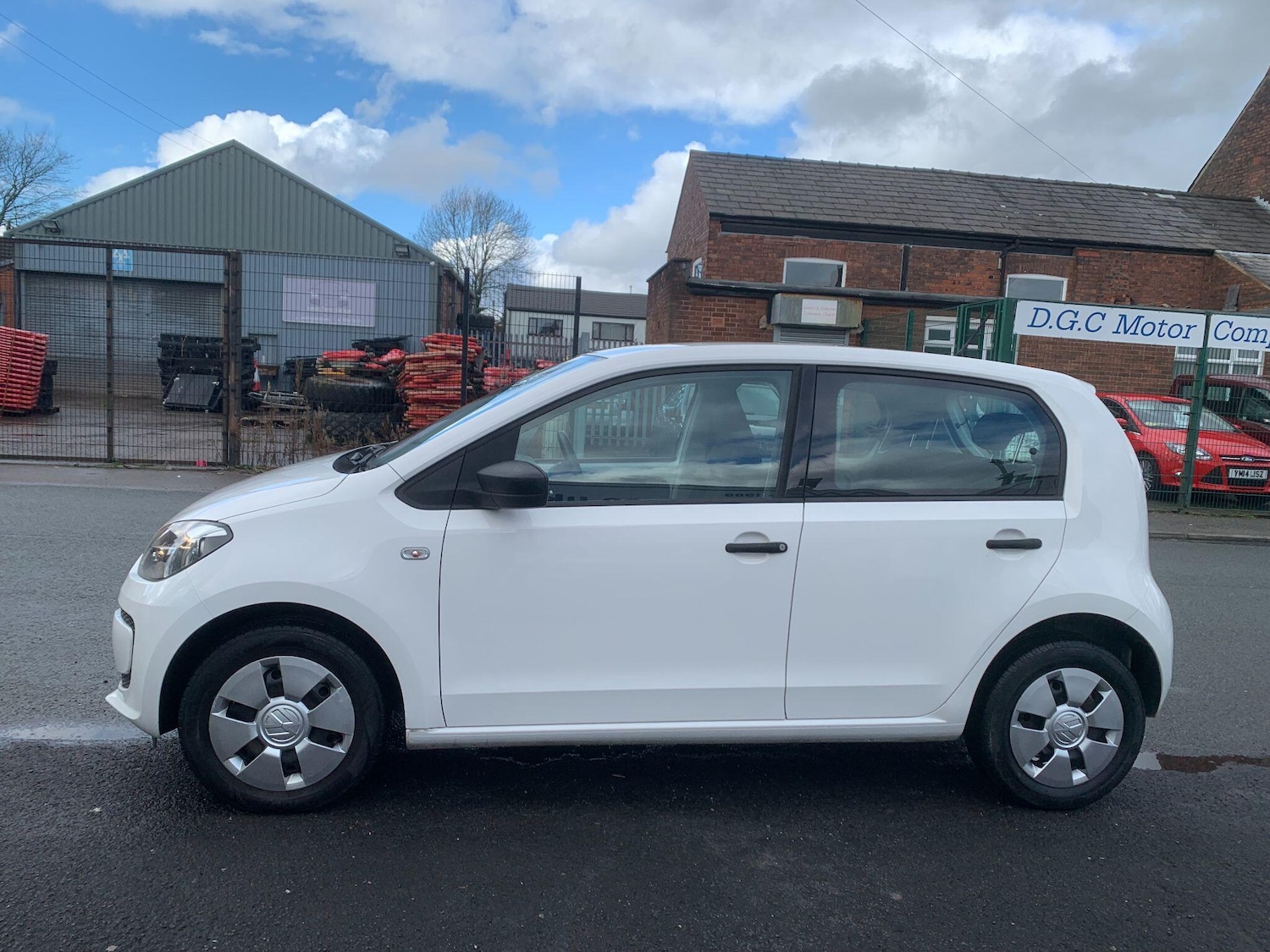 Used Volkswagen up! for sale - 77724107: Photo 4