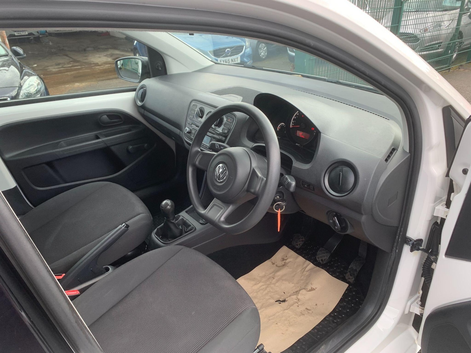 Used Volkswagen up! for sale - 77724107: Photo 9