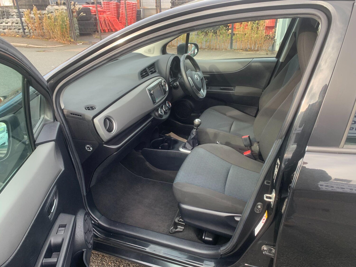 Used Toyota Yaris for sale - 77724057: Photo 12