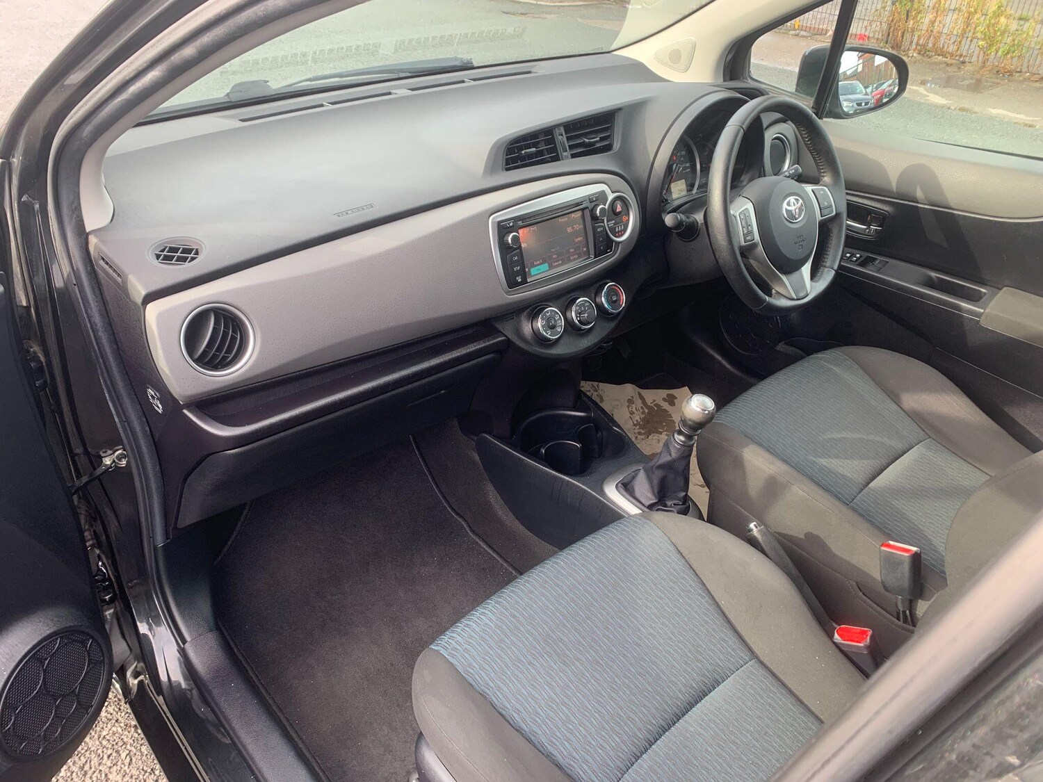 Used Toyota Yaris for sale - 77724057: Photo 13