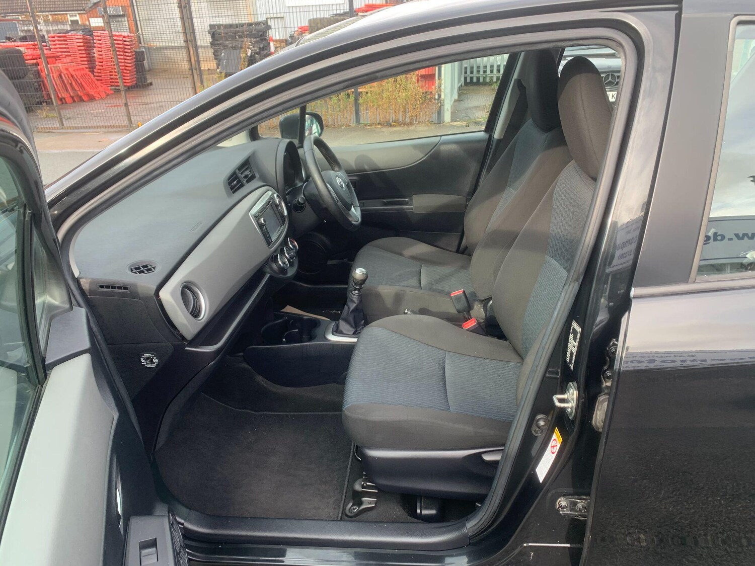 Used Toyota Yaris for sale - 77724057: Photo 14