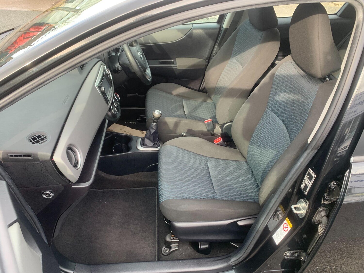 Used Toyota Yaris for sale - 77724057: Photo 15