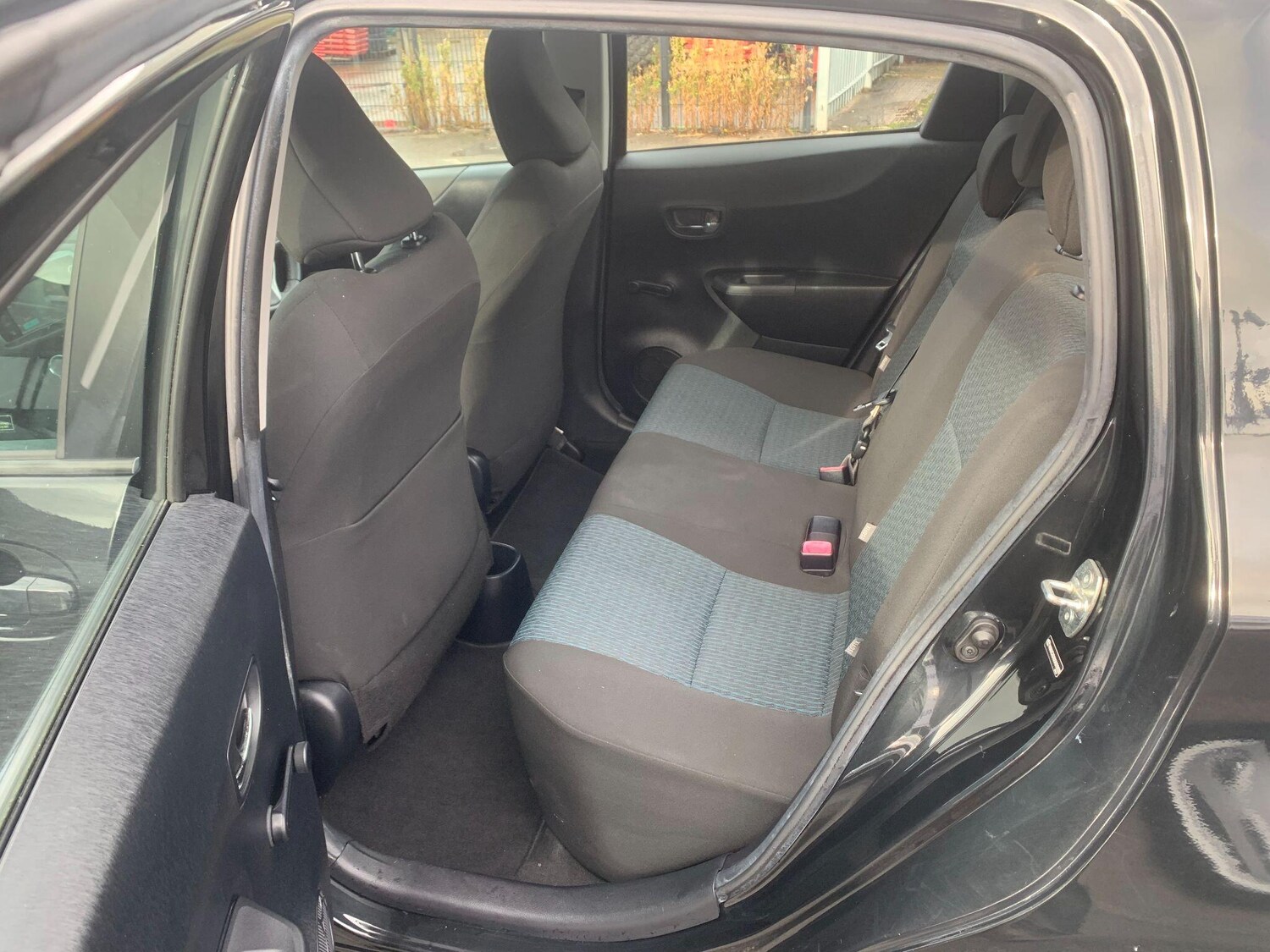 Used Toyota Yaris for sale - 77724057: Photo 17