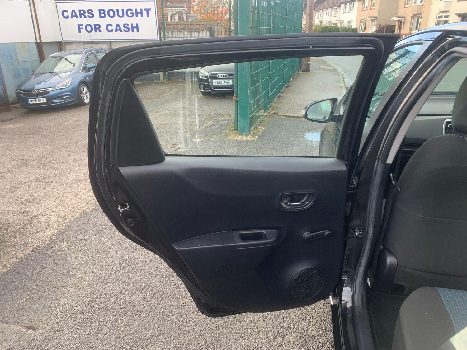 Used Toyota Yaris for sale - 77724057: Photo 30