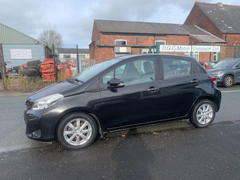 Used Toyota Yaris 2012 for sale - 77724057: Photo