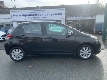 Used Toyota Yaris 2012 for sale - 77724057: Photo