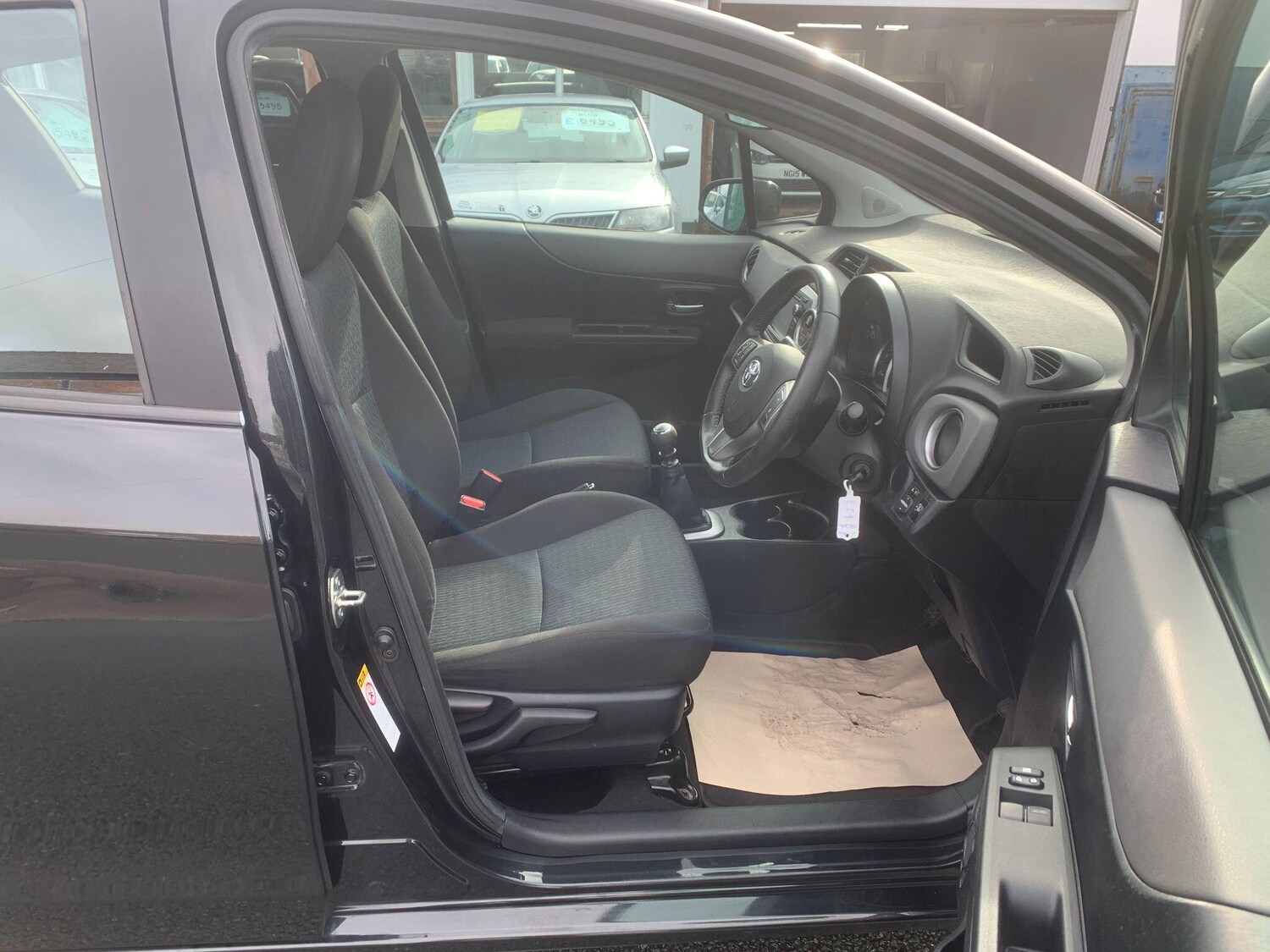 Used Toyota Yaris for sale - 77724057: Photo 9