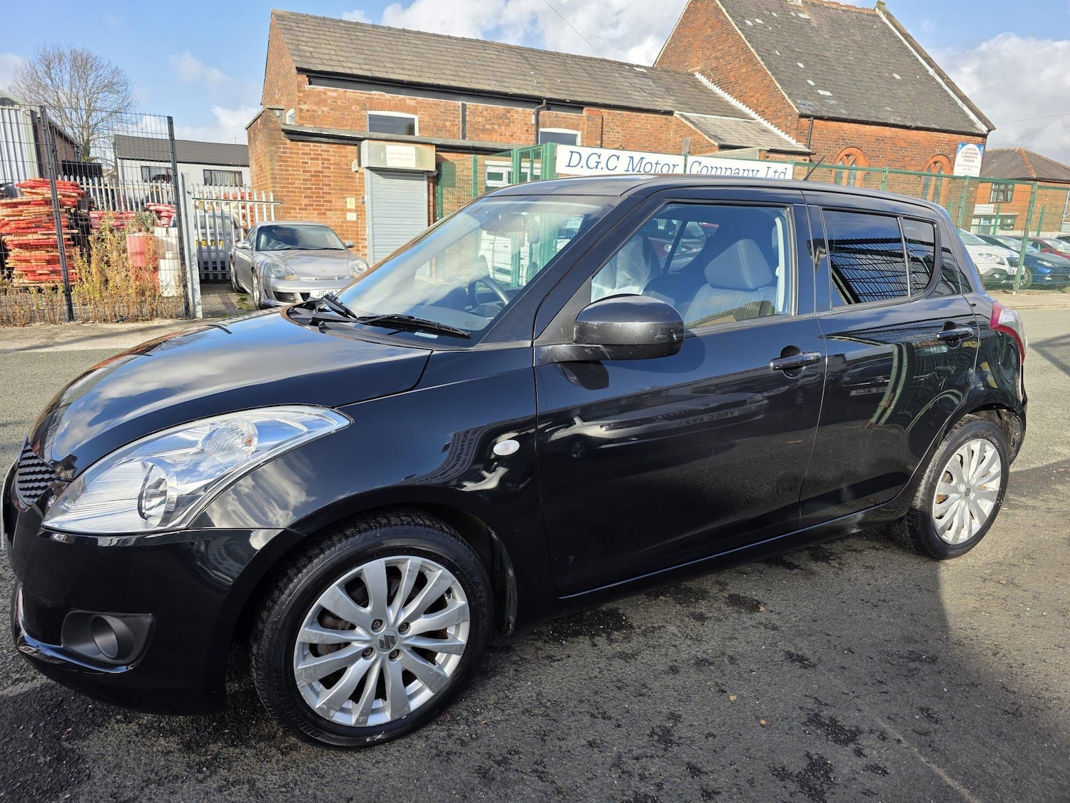 Used Suzuki Swift 2012 for sale - 77723276: Photo 3