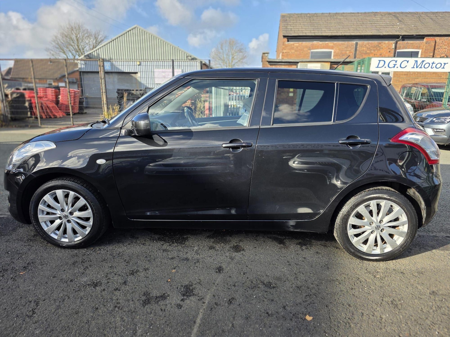 Used Suzuki Swift 2012 for sale - 77723276: Photo 5