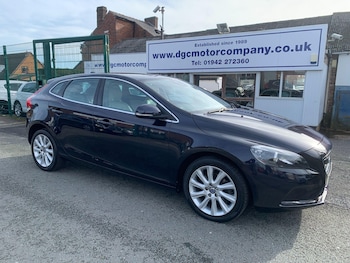Used Volvo V40 2015 for sale - 77723419: Photo